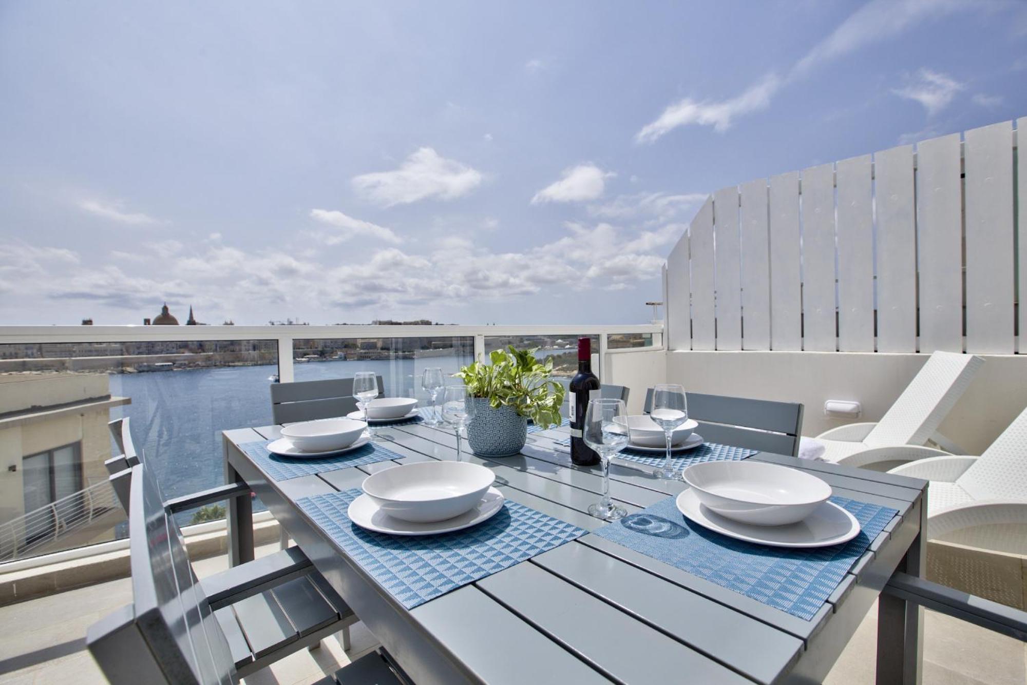 Bastions Seaview Apartments And Duplex Penthouse In Sliema By Shortletsmalta Exterior foto
