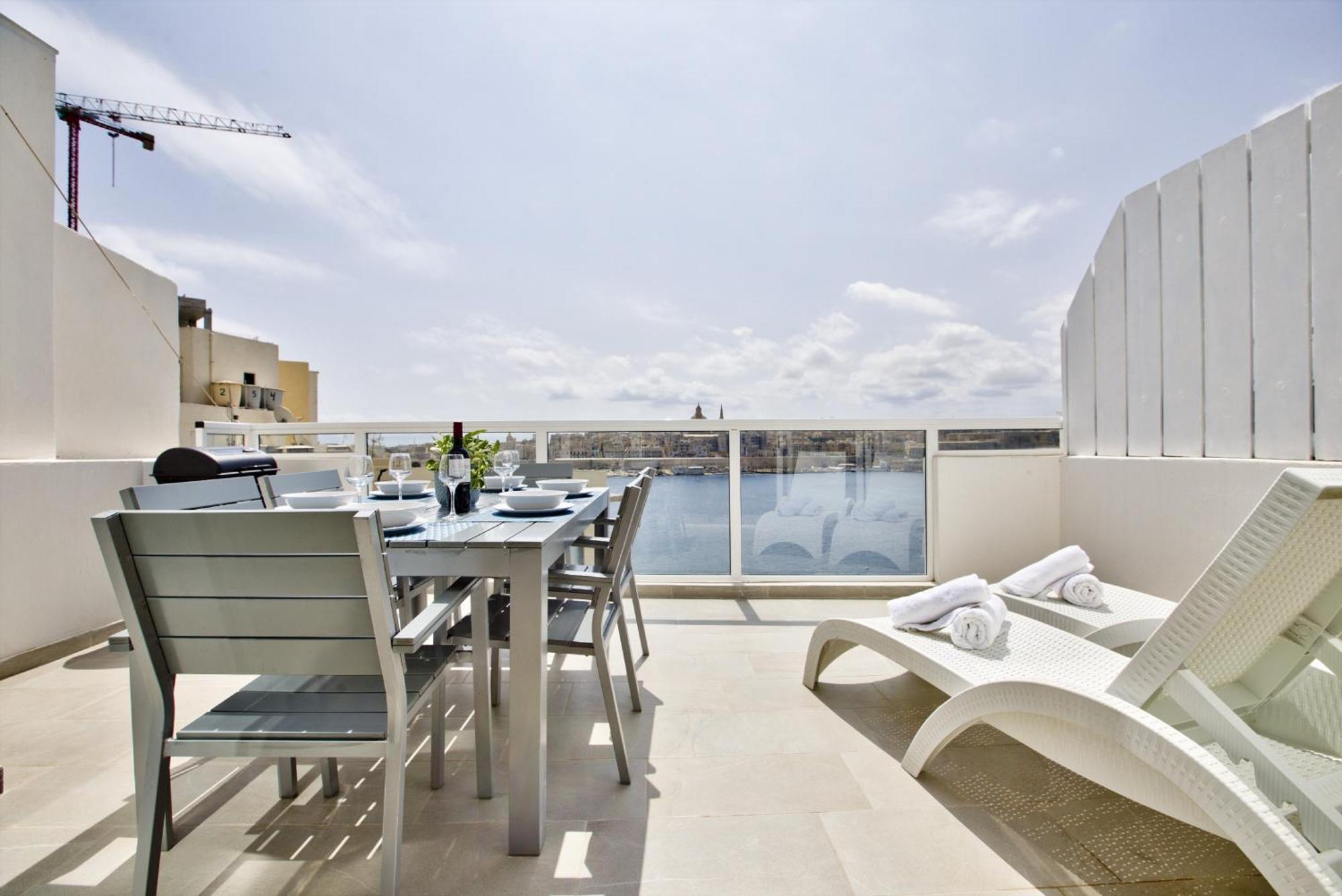 Bastions Seaview Apartments And Duplex Penthouse In Sliema By Shortletsmalta Exterior foto