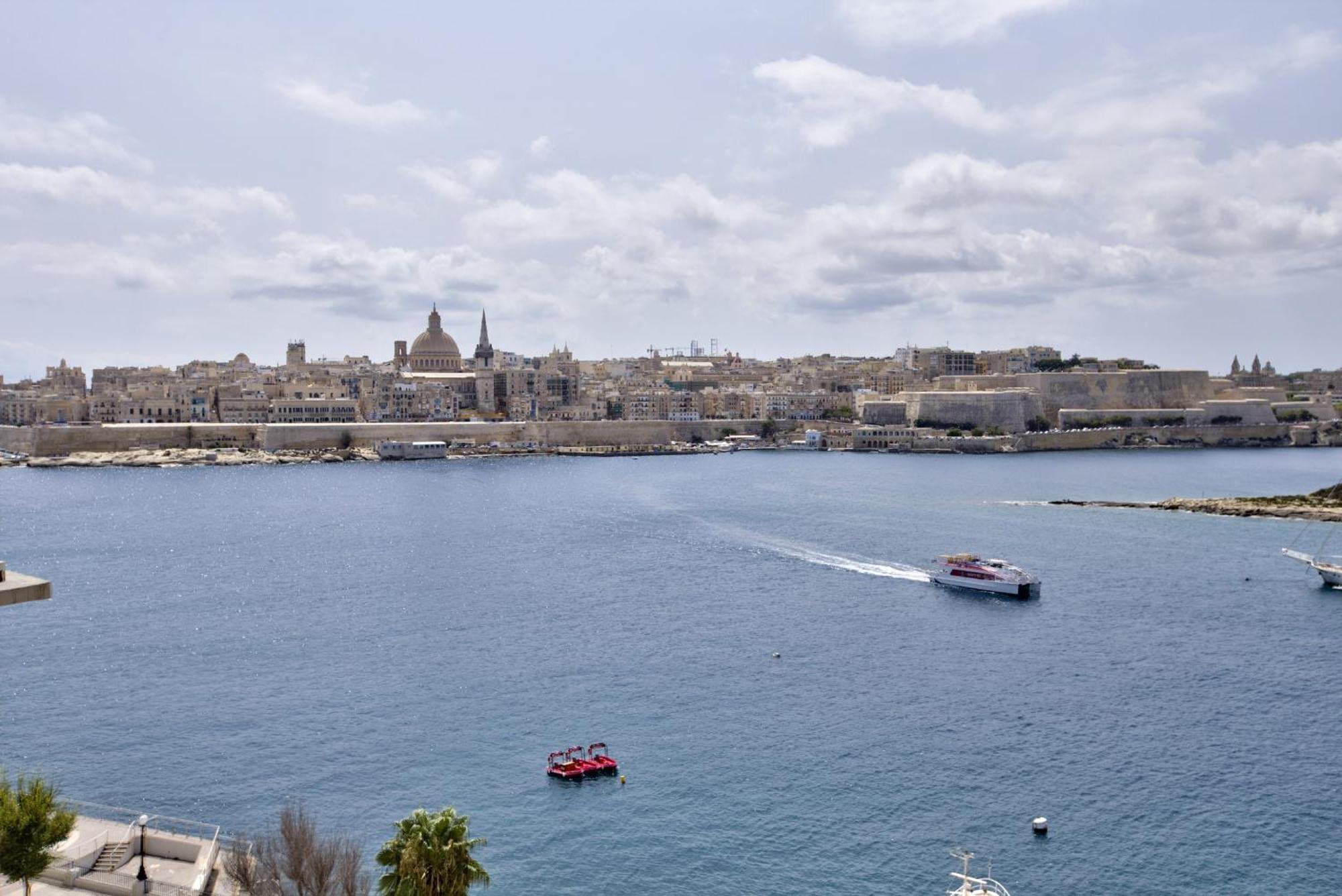 Bastions Seaview Apartments And Duplex Penthouse In Sliema By Shortletsmalta Exterior foto