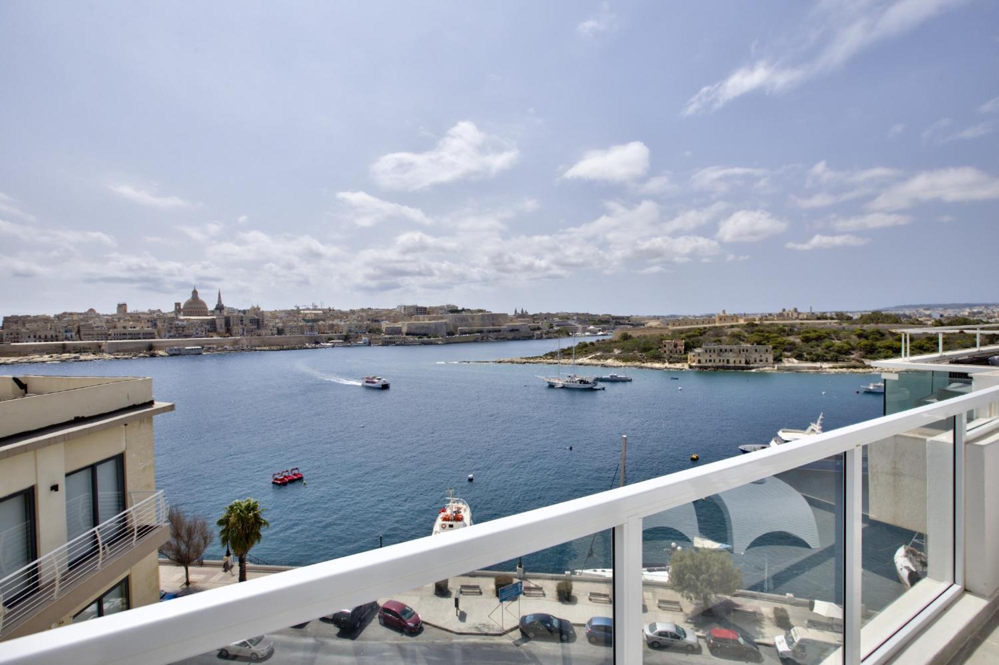 Bastions Seaview Apartments And Duplex Penthouse In Sliema By Shortletsmalta Exterior foto